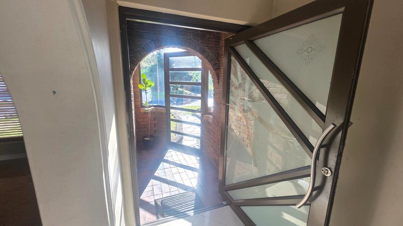 5 Bedroom Property for Sale in Kensington Western Cape